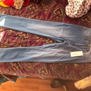 BRAND NEW HIGH WAISTED JEANS